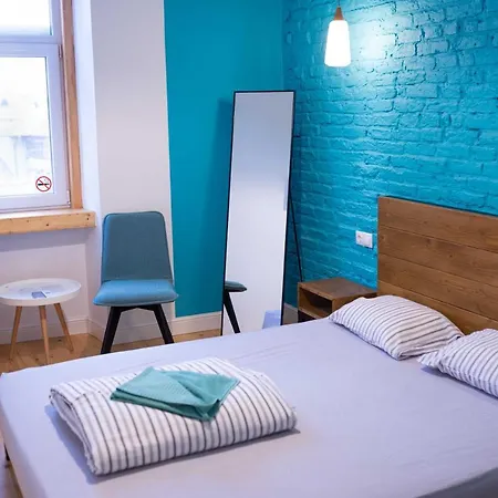 A16 Hostal *